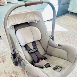 Nuna  Car Seat 