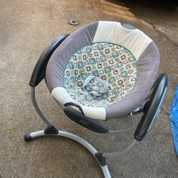 A Nice Comfort Babies Swing, With Music And Vibration  (NO SHIPPING)