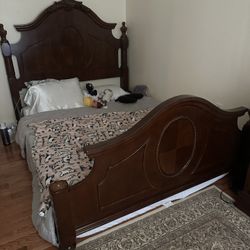 Brown Bed Set With A Dressers And 2 Nightstands (No Box And No Mattress)