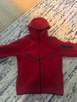 Red Nike tech man medium