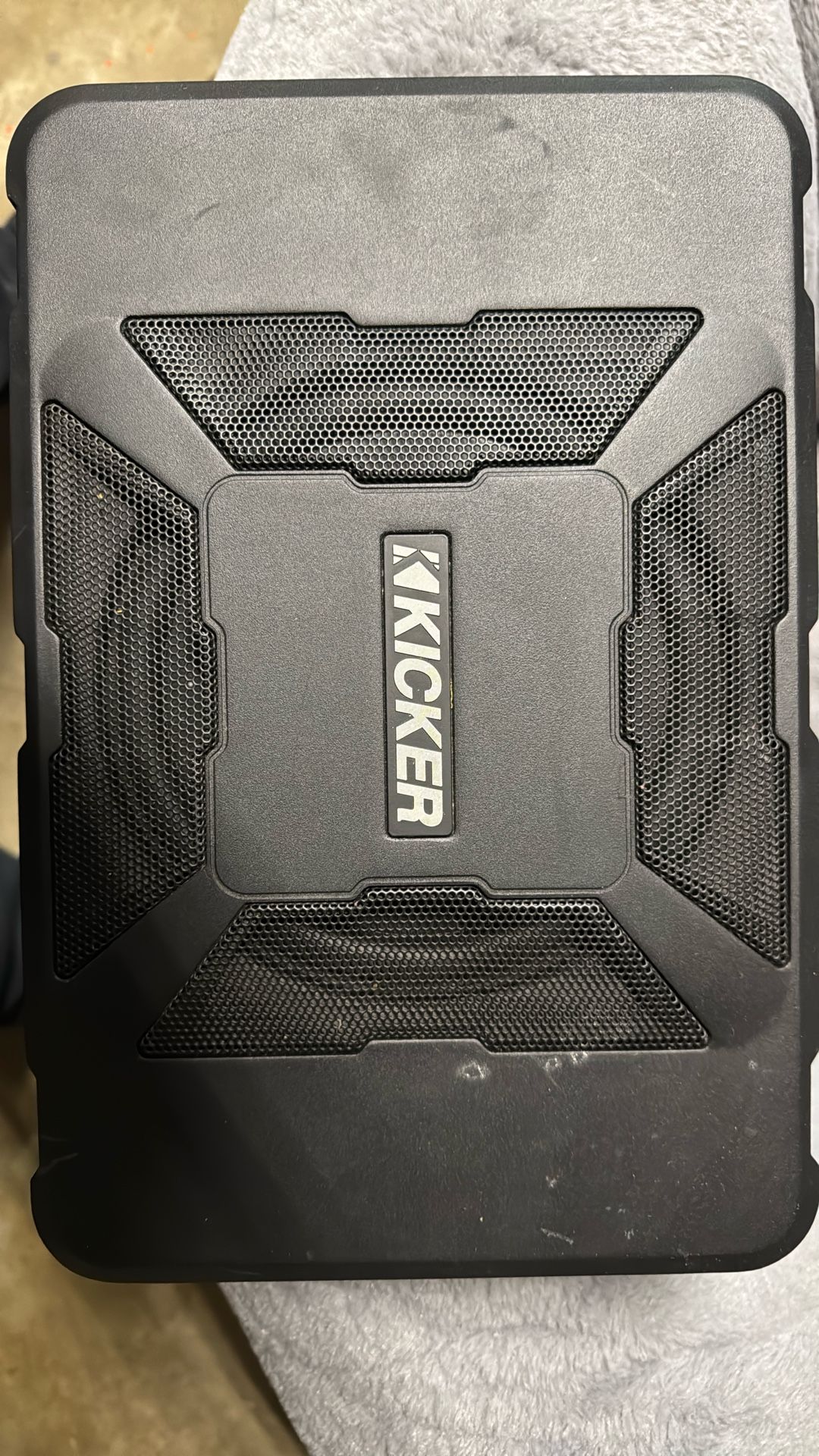 Kicker Hideaway 8 In. Powered Subwoofer