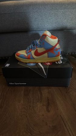 Brand New Nike Dunks Size 11