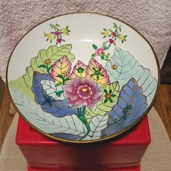 20th Century Chinese Exported Hand Painted Tobacco Leaf Pattern Porcelain Brass Encased Bowl