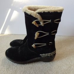 Woman's UGG Kona Black Suede Winter Boots