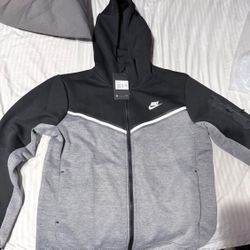 Black and Gray Nike Tech