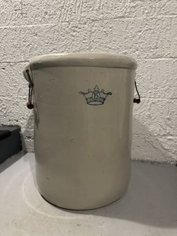 Antique Blue Crown 15 Crock