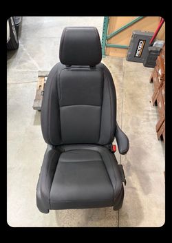 2024 Honda odyssey passenger seat