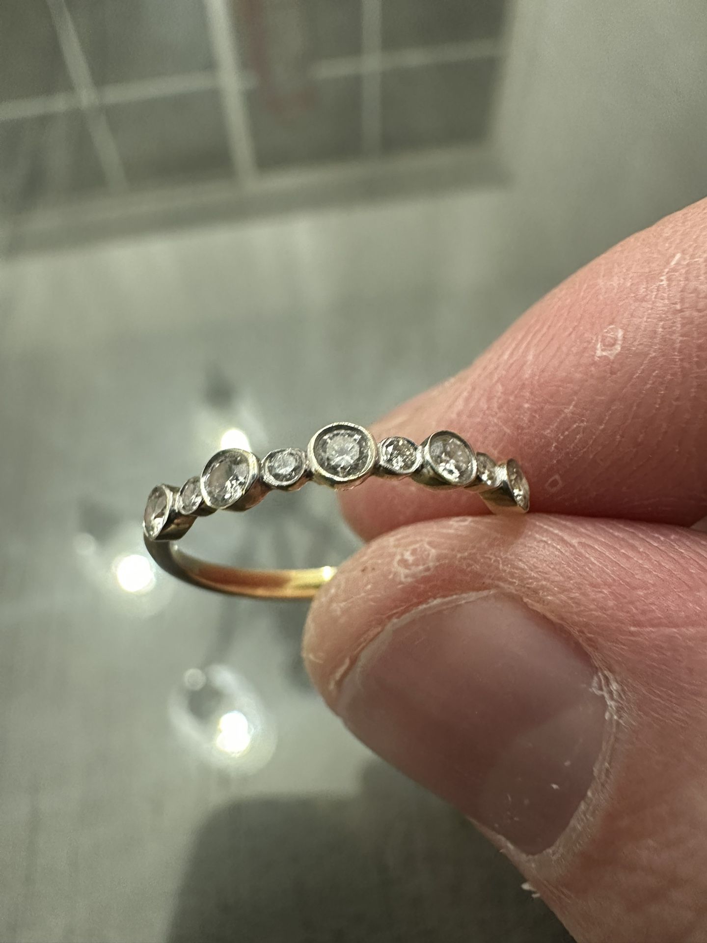 Solid 18k Yellow Gold Moissanite Women’s Wedding Band Beautiful Size 6