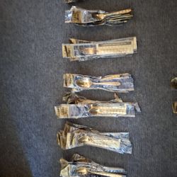 Goldenware 23kt Gold Electroplated Dinnerware