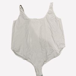 SKIMS Size 4X/5X Essential Scoop Neck Bodysuit NWOT Think this color is Stone