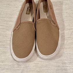 Keds Women Canvas Sneaker- Size 7- Tan 