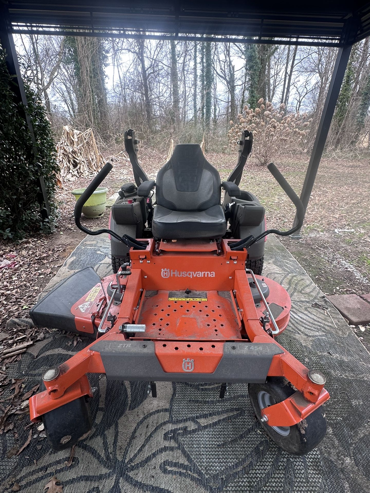 Husqvarna ZTR Z454 - Commercial Grade