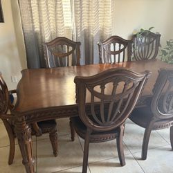 table with 10 chairs 