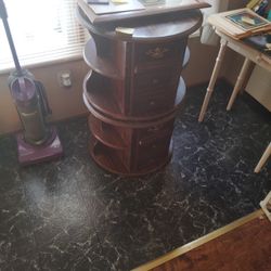 2 End Tables 