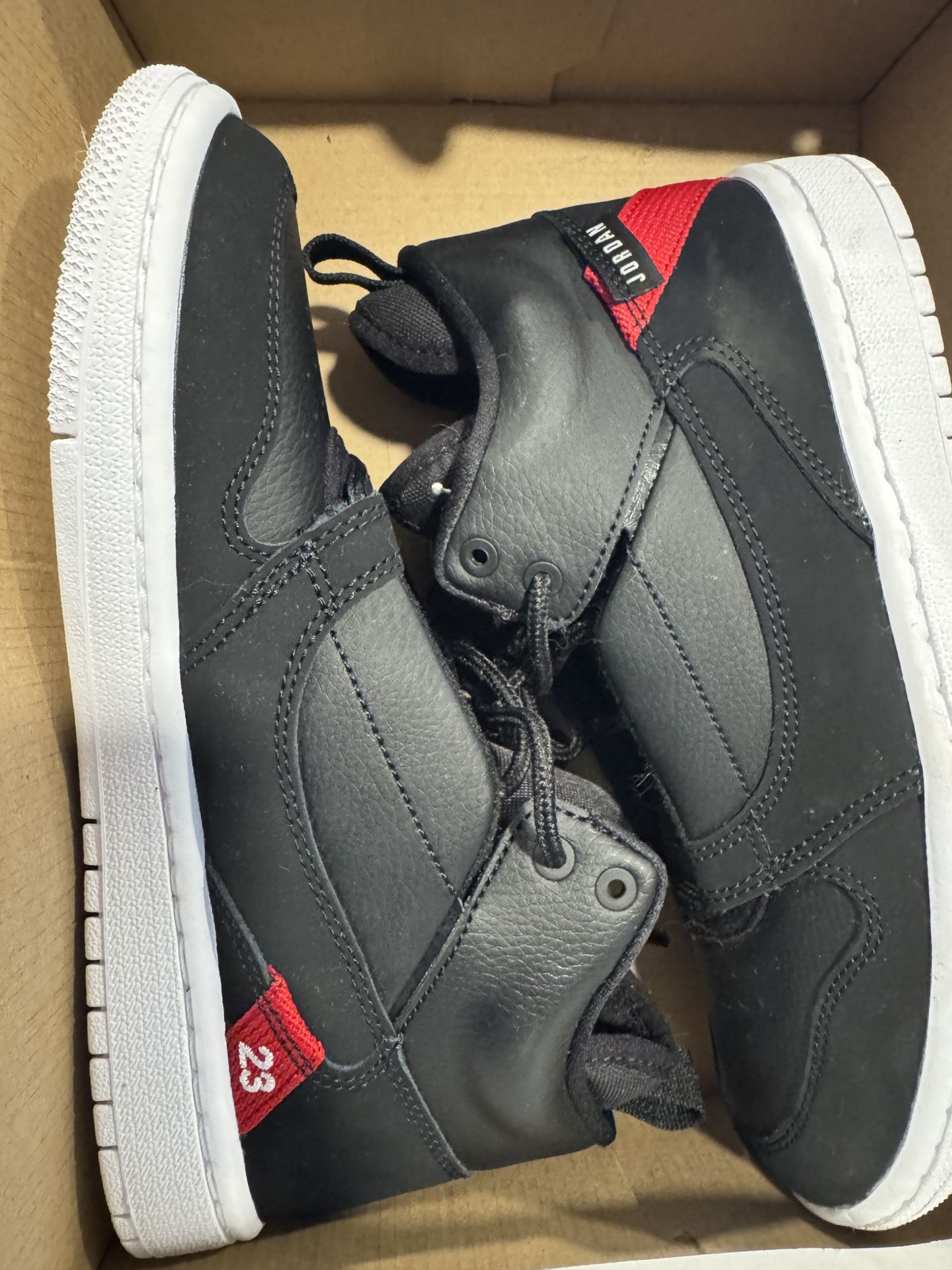 Jordan’s Big Kids Size 5 Brand New
