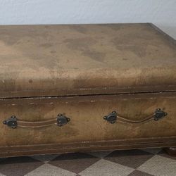 Vintage Trunk Style World Map Coffee Table