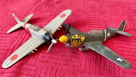 WW2 small replica planes