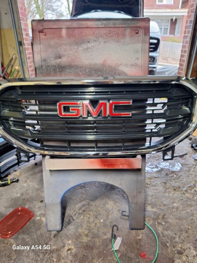 Front Upper Grille GMC TERRAIN