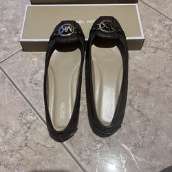 Michael Kors Flat
