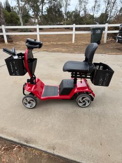 Red Folding Mobility Scooter – 350 lb Capacity – Excellent Condition