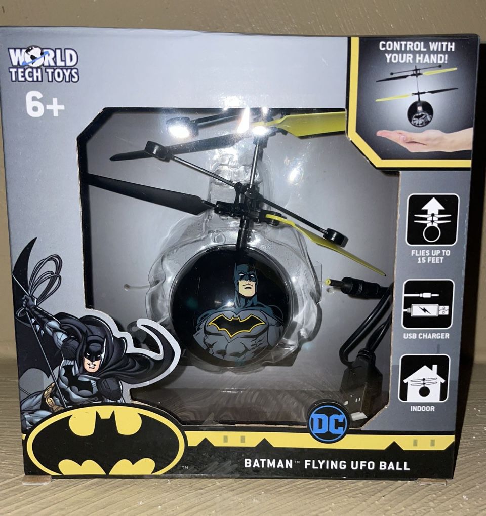DC Comics Batman UFO Flying Ball