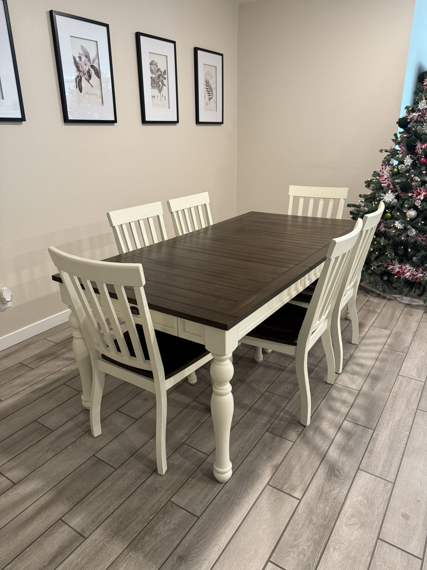 Dining Table/ Barstools