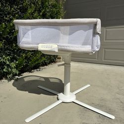 Halo Swivel Sleeper Bassinet 