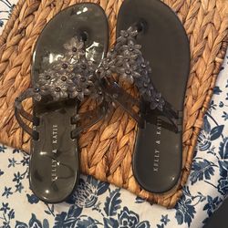 $5 Sandals size 9
