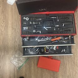 Metal Husky Toolbox With Tools