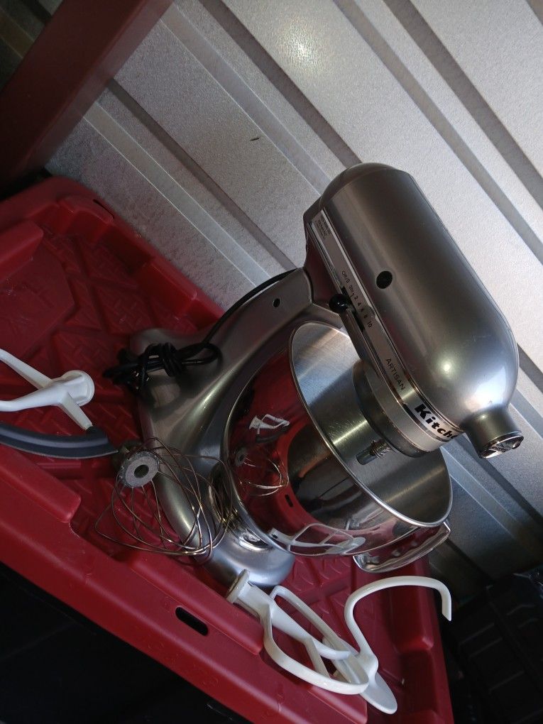Kitchen Aid KSM150PSMC Artisan 10 Speed Stand Mixer Silver + Accessories