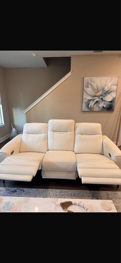 Amafi White Leather  Dual Powered Recliner
