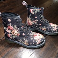 Dr. Martens 11821 Black Floral Canvas Boots