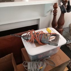 MILWAUKEE DRILL IN GOOD CONDITION.  (  WORKS )