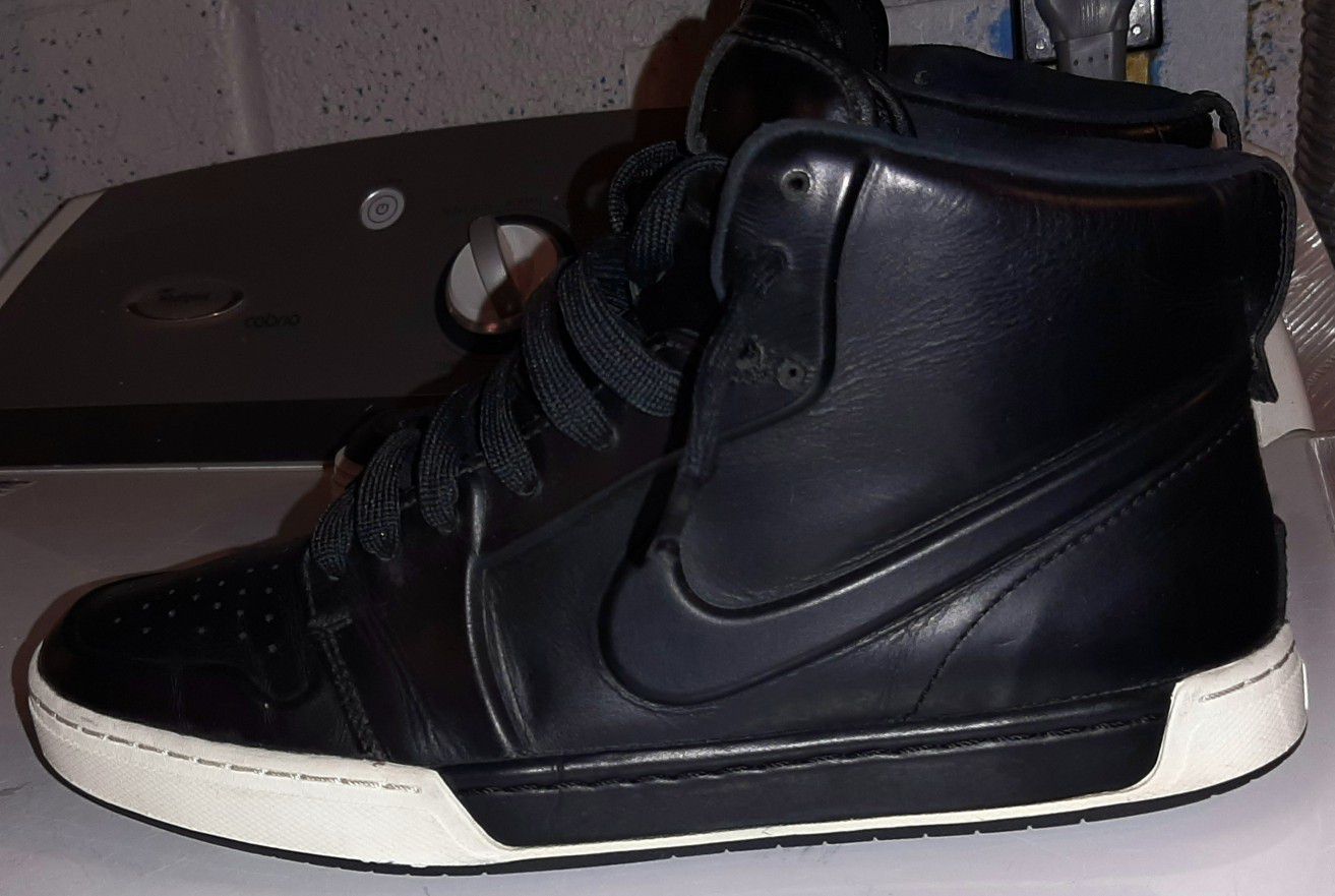 Leather Nike's size 9.5