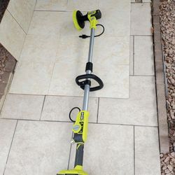 RYOBI 18V Soap Dispensing Teleacoping Power Scrubber