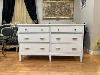 IKEA dresser ( delivery is available
