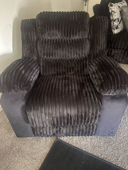 Black Plush Ribbed Recliner Chair