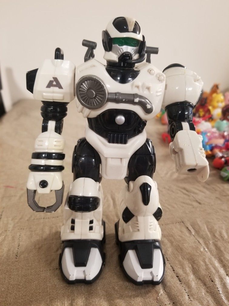Hap P Kid White Robot Figure