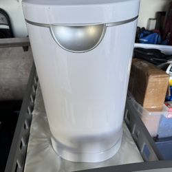 Diaper Changing Table And Diaper Genie 