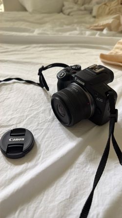 Camera - Canon EOS r100