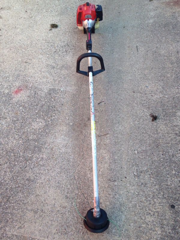 RedMax BC2300 Gas Line Trimmer Weed Eater (Parts or Repair) for Sale in  Phoenix, AZ - OfferUp