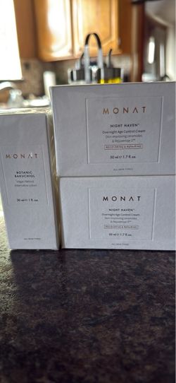 Monat skincare (8 items)