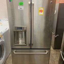 GE CYE22TSHSS 22.1 cu. ft. Refrigerator PJ2HK