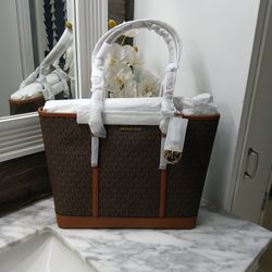 Micheal Kors Jet Set Large Logo Tote Bag 