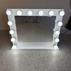 Vanity / Makeup / Hollywood Lighted Mirror with Dimmer