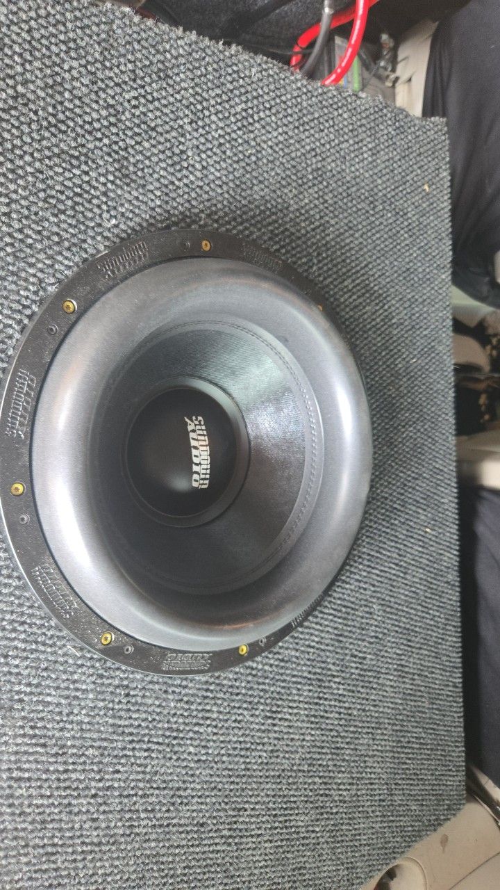 Sundown Nightshade V6 15 And Custom Enclosure 