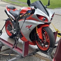 2010 Yamaha R1