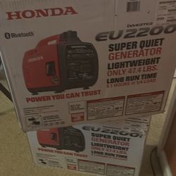 Honda 2,200 Watt Gas Powered 49-State Portable Inverter Generator with CO-Minder