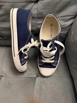 Shoes size 8