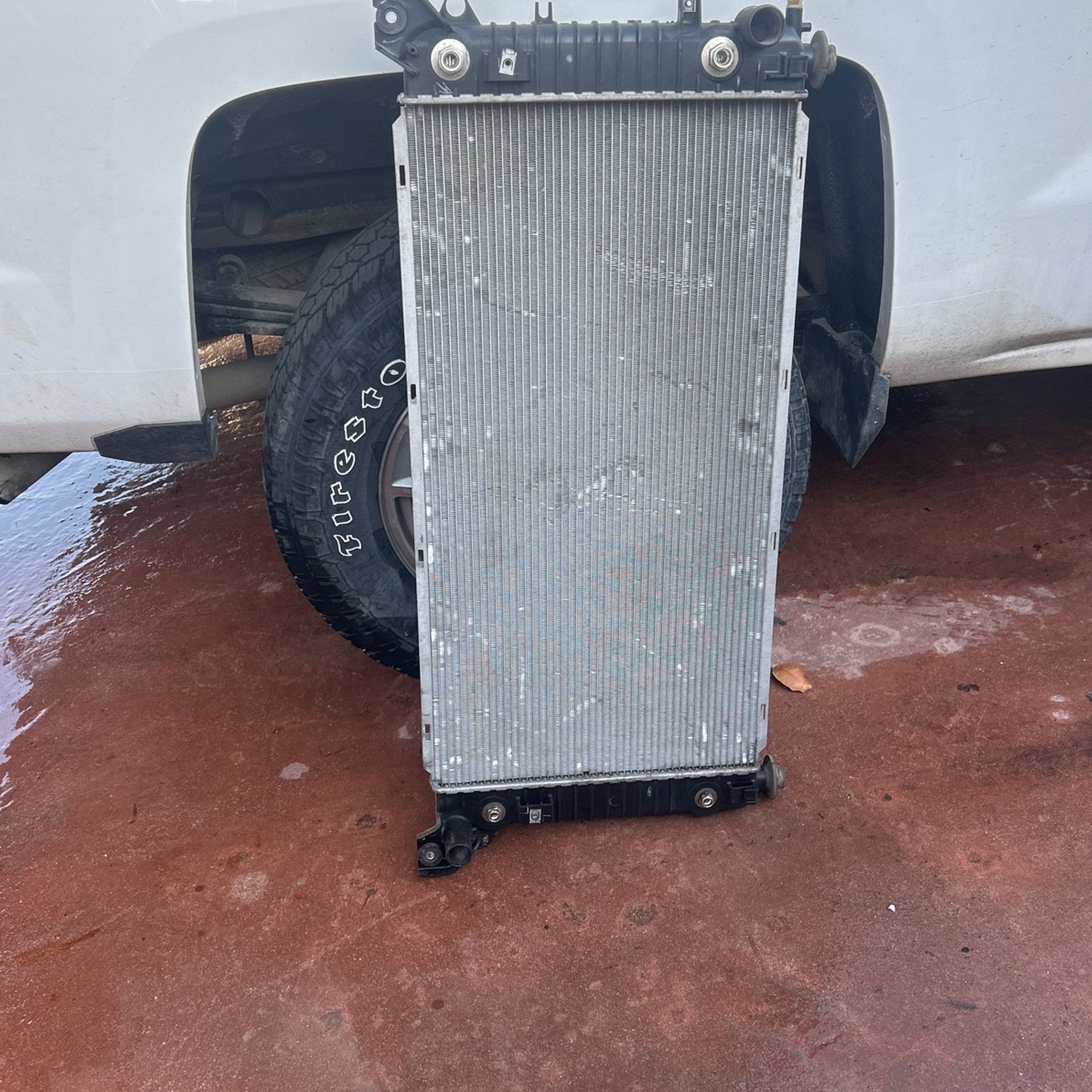 2014-2019 Chevy Silverado Radiator 